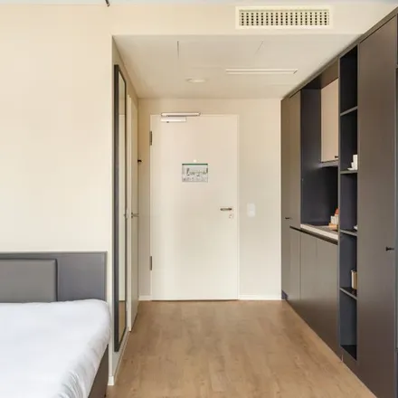 Rent this 1 bed apartment on Fellnerstraße 12 in 60322 Frankfurt, Germany