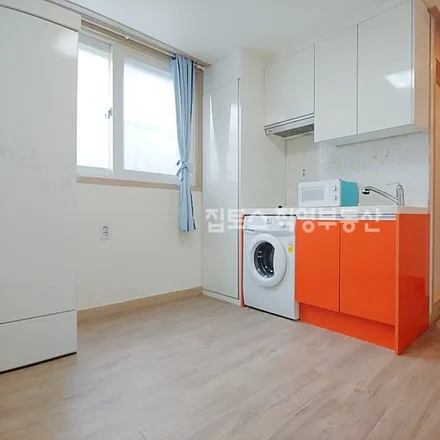 Rent this studio apartment on 서울특별시 도봉구 쌍문동 120-49