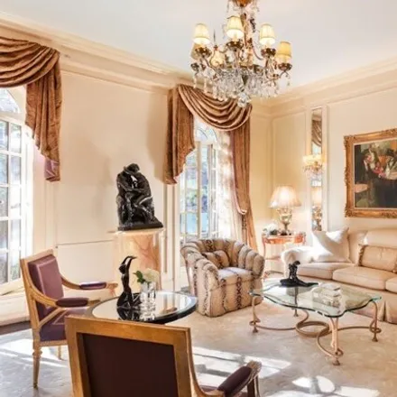 Image 4 - 11 East 74th Street, New York, NY 10021, USA - Townhouse for sale