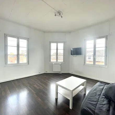 Rent this 1 bed apartment on 8 Place de la République in 76320 Caudebec-lès-Elbeuf, France