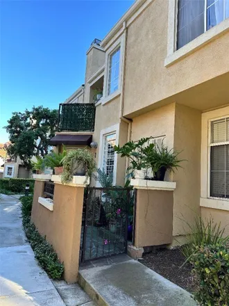 Buy this 2 bed loft on 3 Matinee Court in Aliso Viejo, CA 92656