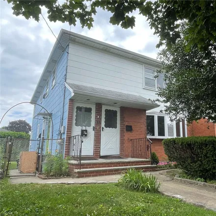 Rent this 3 bed house on 22 Terrace Avenue in Village of Floral Park, NY 11001