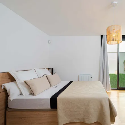 Rent this 7 bed room on Calle de la Comunidad de Madrid in 28222 Boadilla del Monte, Spain