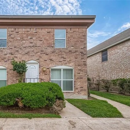 Buy this 3 bed condo on 801 Threadneedle Street in Houston, TX 77079