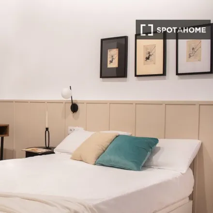 Rent this 8 bed room on Carrer de Muntaner in 08001 Barcelona, Spain
