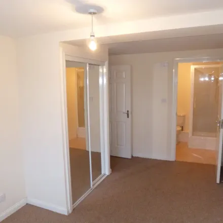 Image 1 - Wallace Street, Glasgow, G5 8AY, United Kingdom - Apartment for rent