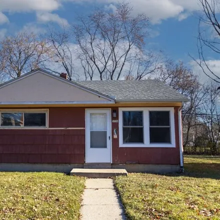 Buy this 2 bed house on 5730 North 62nd Street in Milwaukee, WI 53218