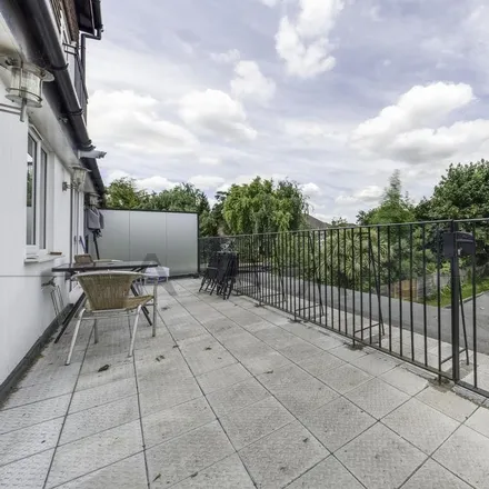 Image 3 - Westbere Road, London, NW2 3SG, United Kingdom - Apartment for rent