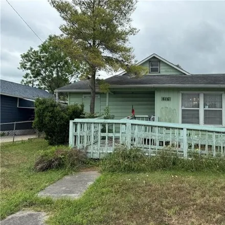 Buy this 3 bed house on 666 East Avenue G in Robstown, TX 78380