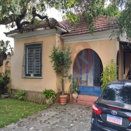 Rent this 4 bed house on Clínica Pepita Duran in Rua Carneiro Vilela 324, Aflitos