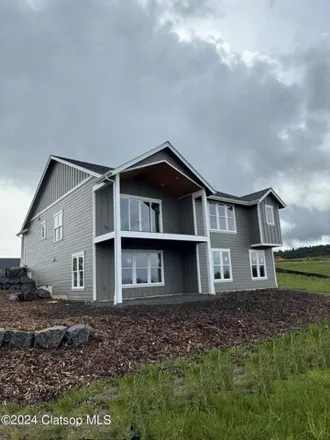 Buy this 3 bed house on 2200 Se Timber Country Dr in Warrenton, Oregon