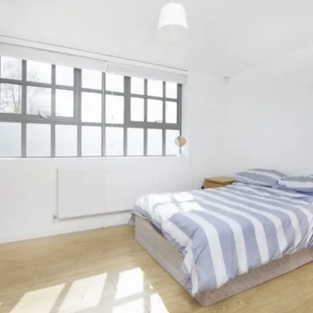 Image 2 - Weld Works Mews, London, SW2 5AX, United Kingdom - Apartment for rent