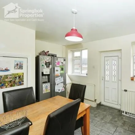 Image 6 - Birks Road, Greasbrough, S61 3JX, United Kingdom - Townhouse for sale