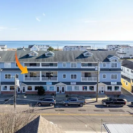 Buy this 3 bed condo on 4615 Landis Avenue in Sea Isle City, Cape May County