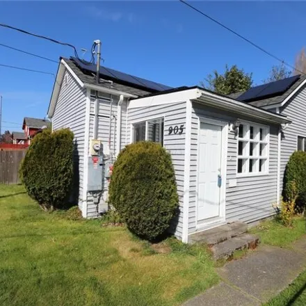 Buy this 3 bed house on 2719 in South 56th Street, Tacoma