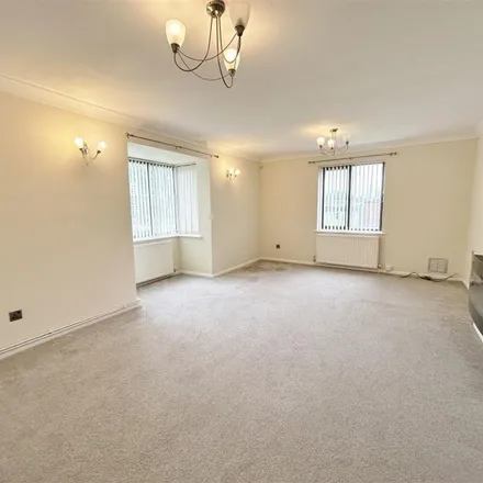 Rent this 3 bed apartment on Bakersfield Drive in Kellington, DN14 0NN