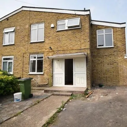 Image 1 - St James Heights, Congleton Grove, Glyndon, London, SE18 7HH, United Kingdom - House for rent