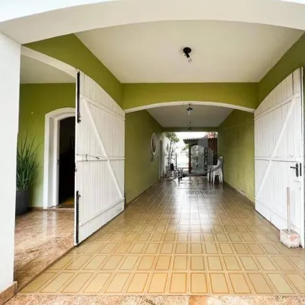 Buy this 5 bed house on Rua Dom Luís de Vasconcelos in Monte Castelo, Volta Redonda - RJ