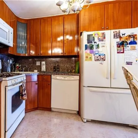 Image 2 - 1833 70th Street, New York, NY 11204, USA - House for sale