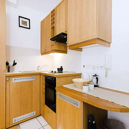 Image 3 - 24 Fairholme Road, London, W14 9JS, United Kingdom - Apartment for rent
