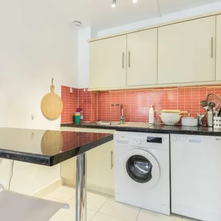 Image 5 - 2 Murray Road, London, W5 4XY, United Kingdom - Apartment for rent