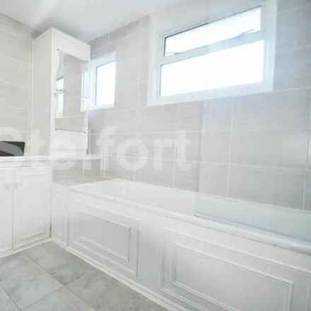 Image 9 - Axminster Road, London, N7 6BN, United Kingdom - Townhouse for rent