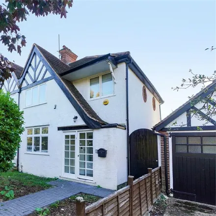 Rent this 4 bed duplex on Tudor Gardens in London, W3 0DT