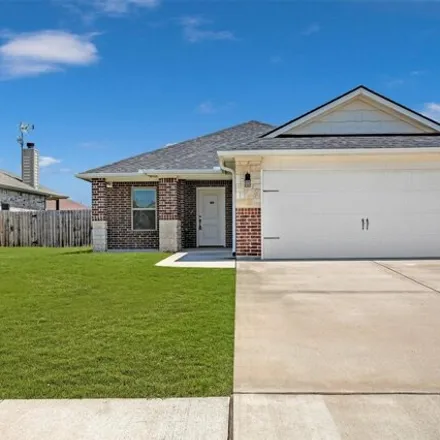 Rent this 3 bed house on 2211 Southridge Lane in Sherman, TX 75092