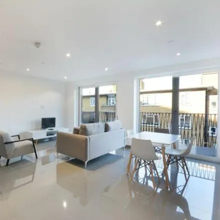 Rent this 3 bed room on Delphini Apartments in Library Street, London