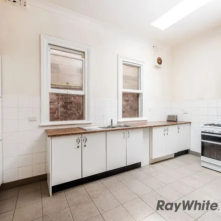Image 5 - Bishops Avenue, Randwick NSW 2031, Australia - Apartment for rent