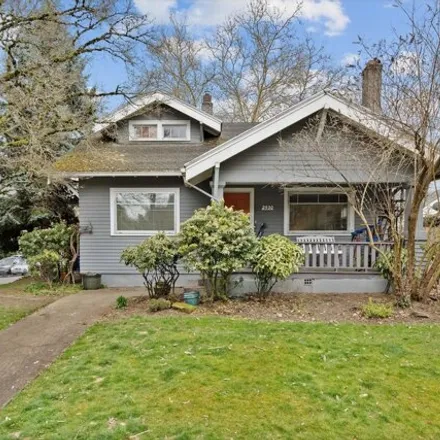 Buy this 3 bed house on 2930 Northeast Hancock Street in Portland, OR 97212