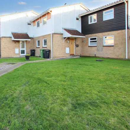 Buy this 3 bed townhouse on Soane Street in Basildon, SS13 1QU