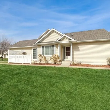 Buy this 2 bed house on 4253 155th Street in Urbandale, IA 50323