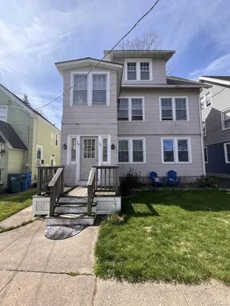 Rent this 3 bed house on 128 Park Avenue in Hamden, CT 06517