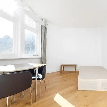 Image 4 - 25d Frognal, London, NW3 6AL, United Kingdom - Apartment for rent