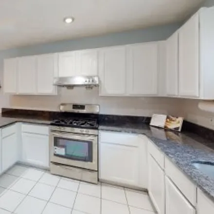 Buy this 3 bed apartment on 33 Winterberry Way