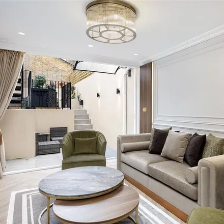 Rent this 2 bed apartment on 5 Royal Crescent in London, W11 4RX