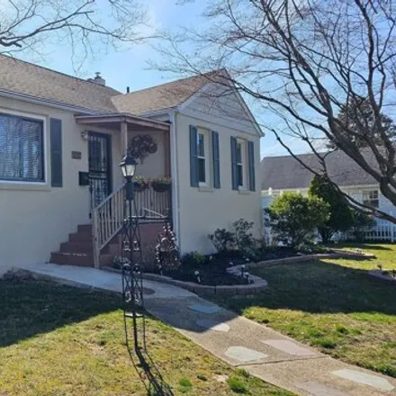 Image 1 - 129 Howell Avenue, West Collingswood Heights, Haddon Township, NJ 08059, USA - House for sale