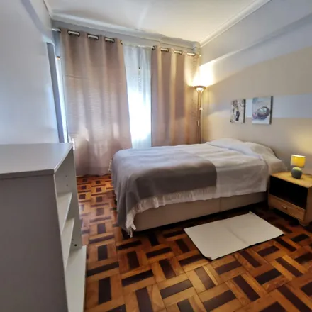 Rent this 4 bed room on Jardim da Rua Inocêncio Francisco da Silva in Rua Inocêncio Francisco da Silva, 1600-155 Lisbon