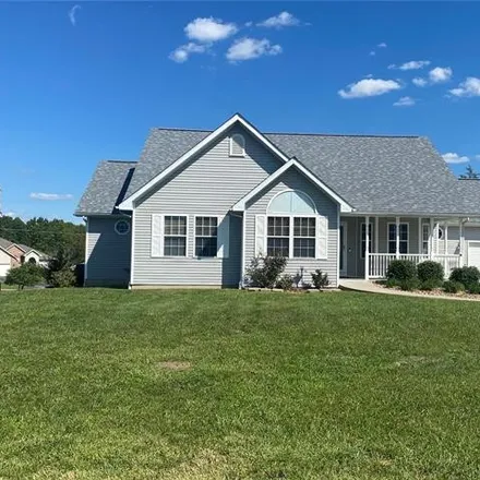 Buy this 3 bed house on 10498 Summerfield Drive in Phelps County, MO 65401