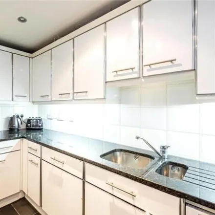 Image 3 - Vanilla and Sesame Court, Curlew Street, London, SE1 2NN, United Kingdom - Apartment for sale