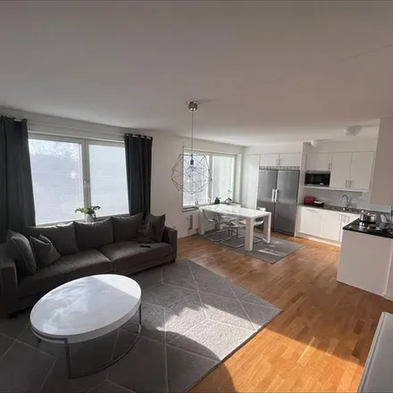 Rent this 3 bed apartment on Pressläktaren in Evenemangsgatan 30, 169 56 Solna kommun