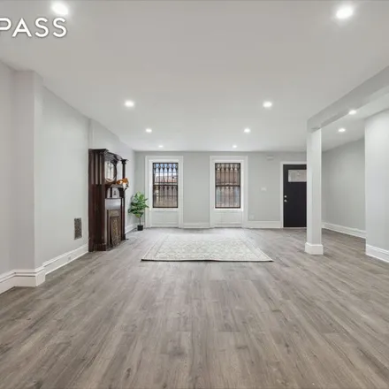 Rent this 3 bed townhouse on 572 Franklin Avenue in New York, NY 11238