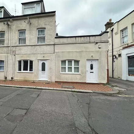 Rent this 1 bed apartment on 12 Gordon Road in Aldershot, GU11 1LE