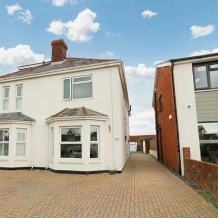 Buy this 3 bed duplex on 58 Botley Road in Park Gate, SO31 7ZP