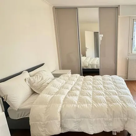 Rent this 2 bed apartment on 94270 Le Kremlin-Bicêtre