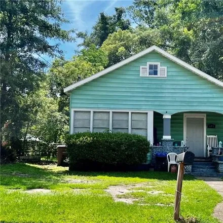 Buy this 2 bed house on 633 Westwood Street in Mobile, AL 36606