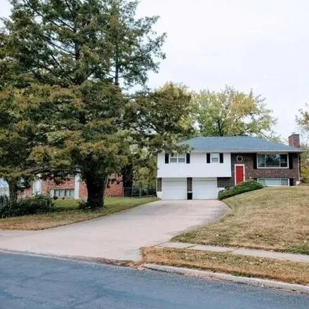 Rent this 3 bed house on 2905 Chapel Hill Road in Columbia, MO 65203