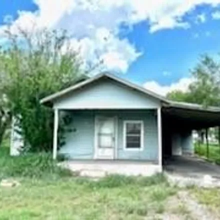 Image 1 - 1105 First Street, Agua Dulce, Nueces County, TX 78330, USA - House for sale