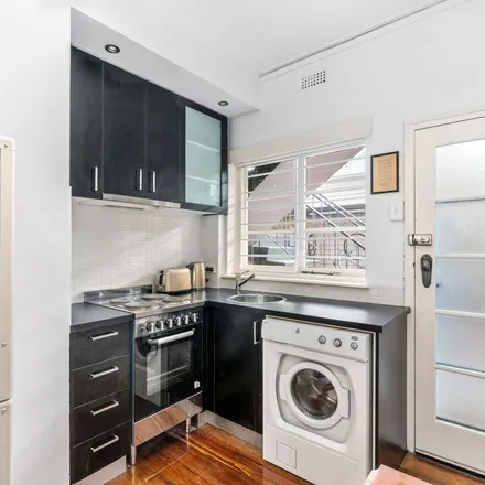 Image 5 - 2 Deakin Street, St Kilda West VIC 3182, Australia - Apartment for rent